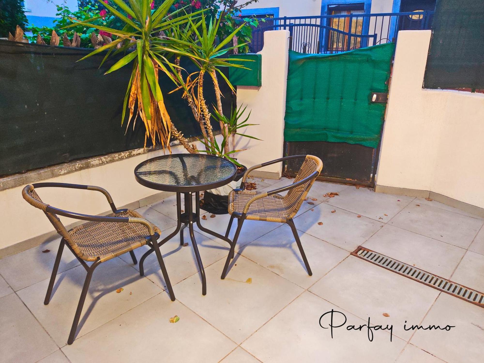 Maison De Bourg Avec Terrasse *