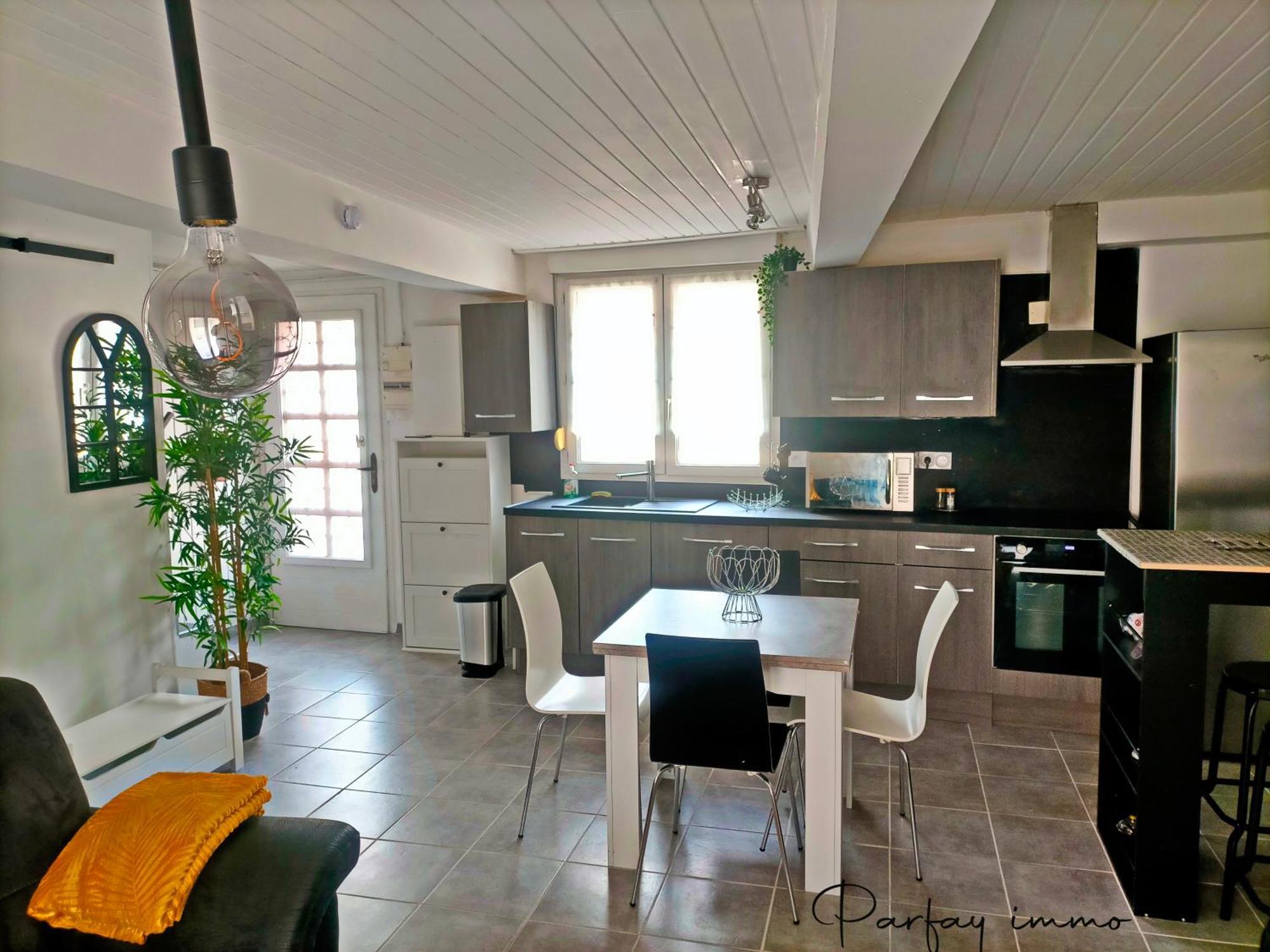 Maison De Bourg Avec Terrasse * Gerzat